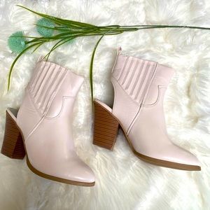 Journee Collection Neri White Western Booties